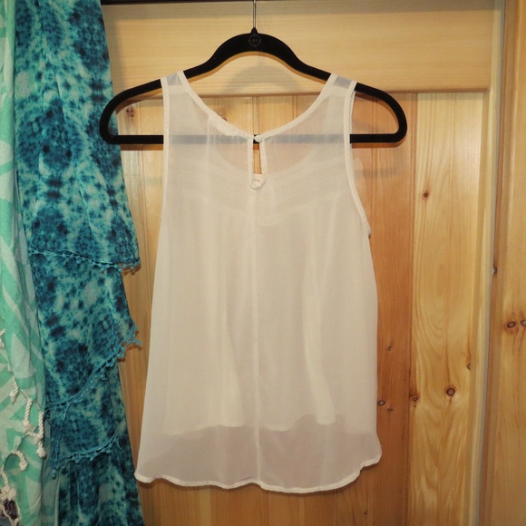 ⭐️BOGO FREE! Sheer Cream Flowy Tank - Picture 4 of 5
